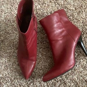 Red nine west short boots